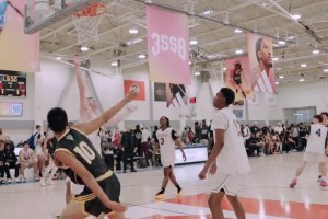 A史密斯：詹姆斯挑起争论后就装无辜，他不是夺冠后自称GOAT吗？